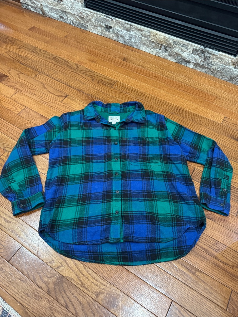 American Eagle Outfitters Blue & Green Plaid Flannel Shirt